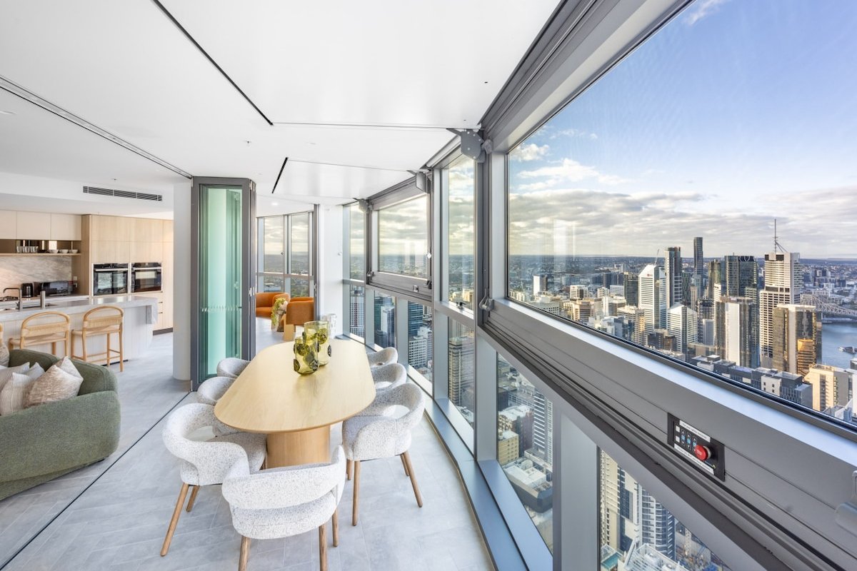 Level 56 – CBD’s Most Luxurious Apt – 5 Star Exp gallery image 4