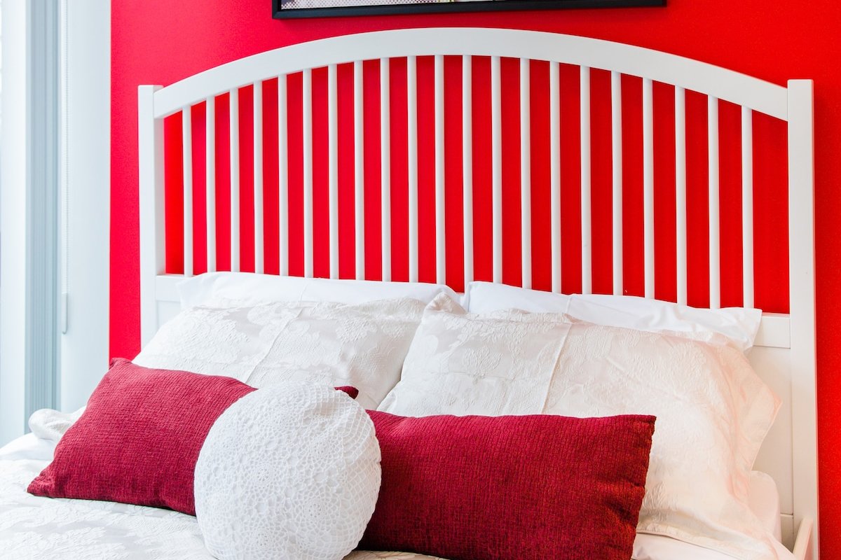 Toronto Downtown Luxury Condo with Large Patio gallery image 4