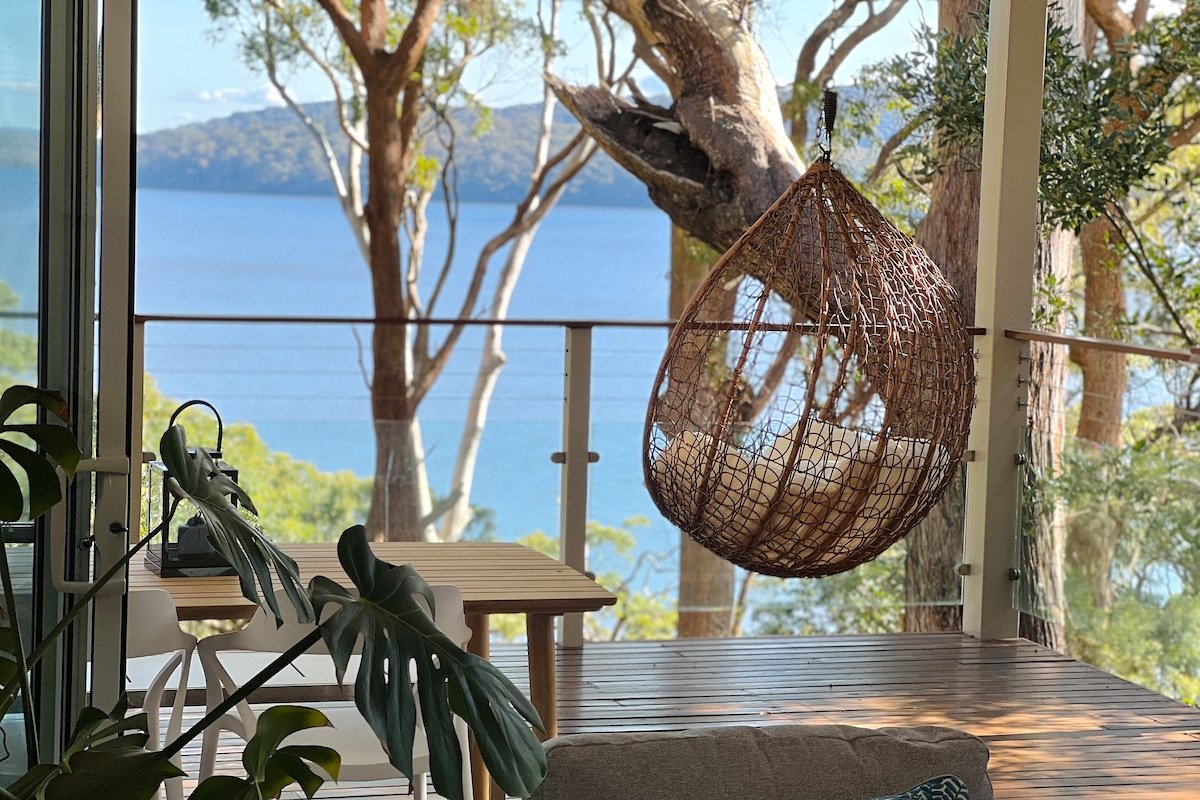 Luna Lakehouse: Views~Kayaks~Lake access~Boat Bay gallery image 2