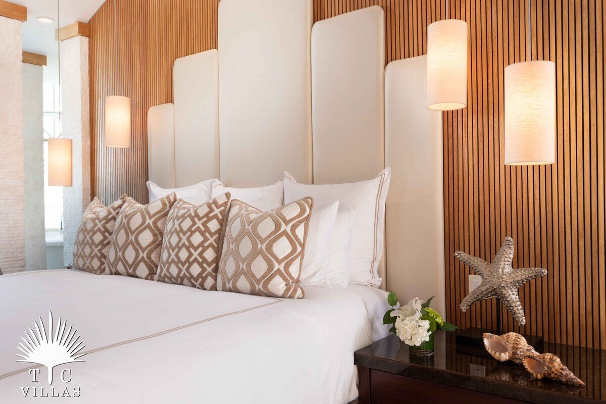 TC Villas | Mandalay | Beachfront Estate w. Staff gallery image 3