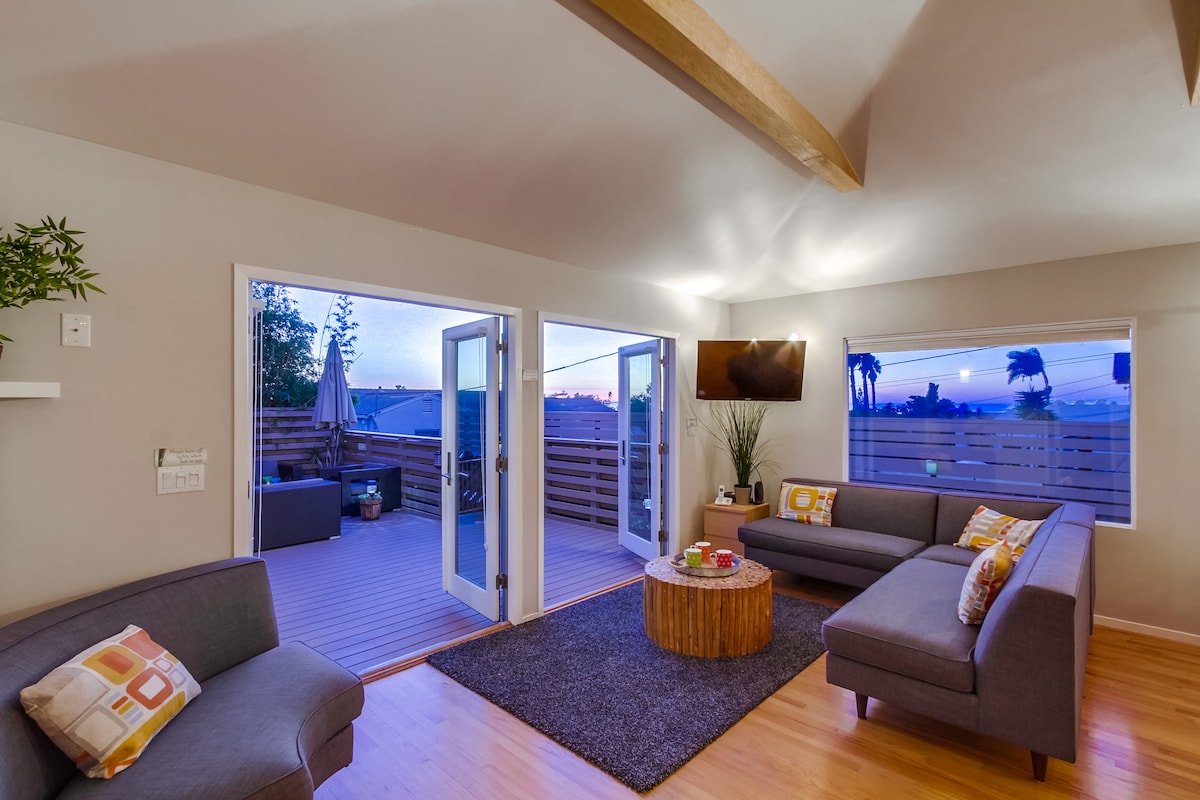 Hidden Beach Oasis, 2 Blks to Sand, A/C, Pets Ok! gallery image 5