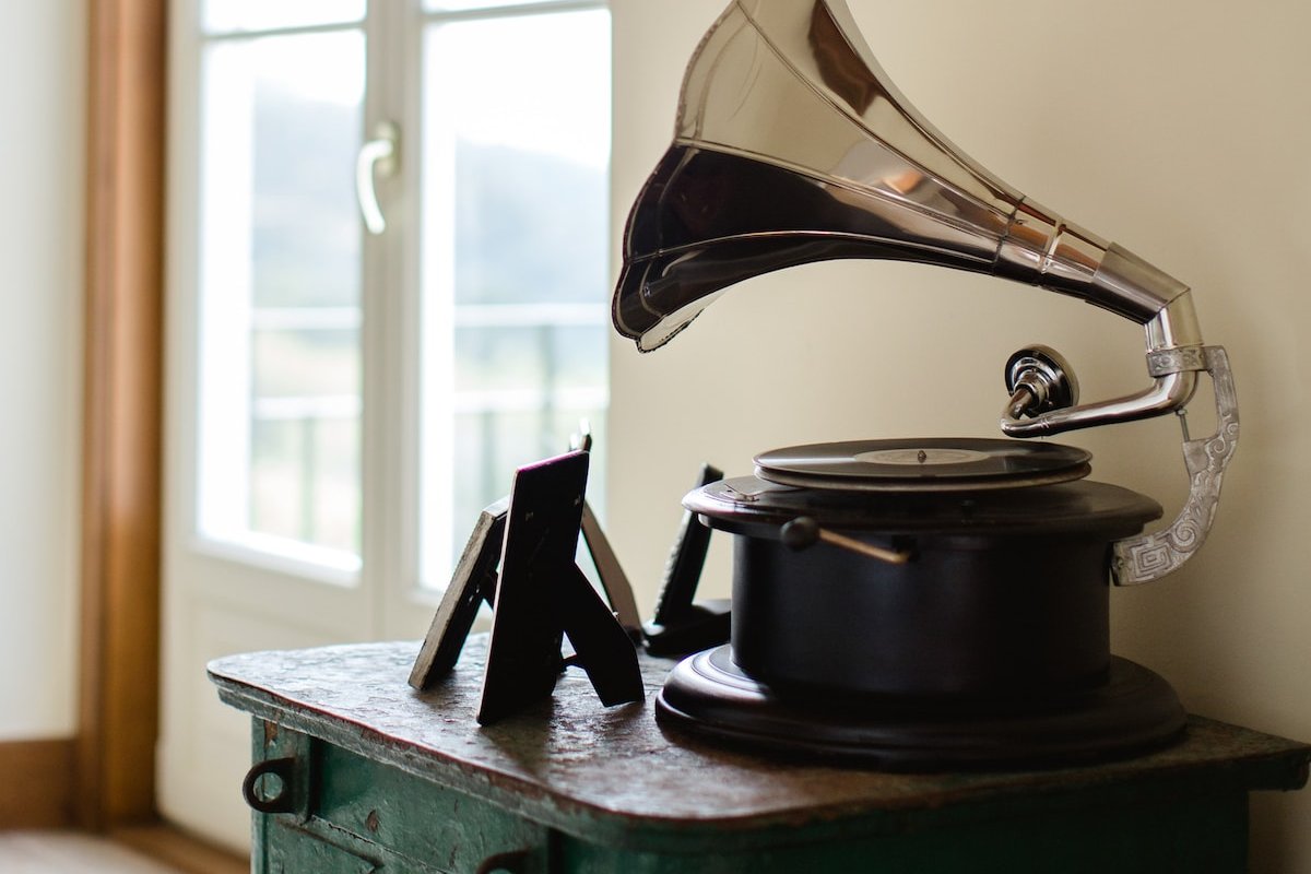 Cozy Christmas Villa, fireplace and magic sparkle gallery image 5