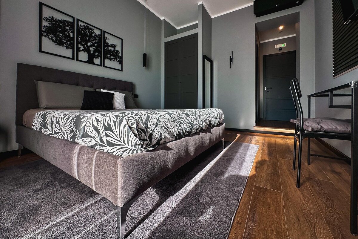 Trastevere Noir – Elegant Designed Apartment gallery image 2