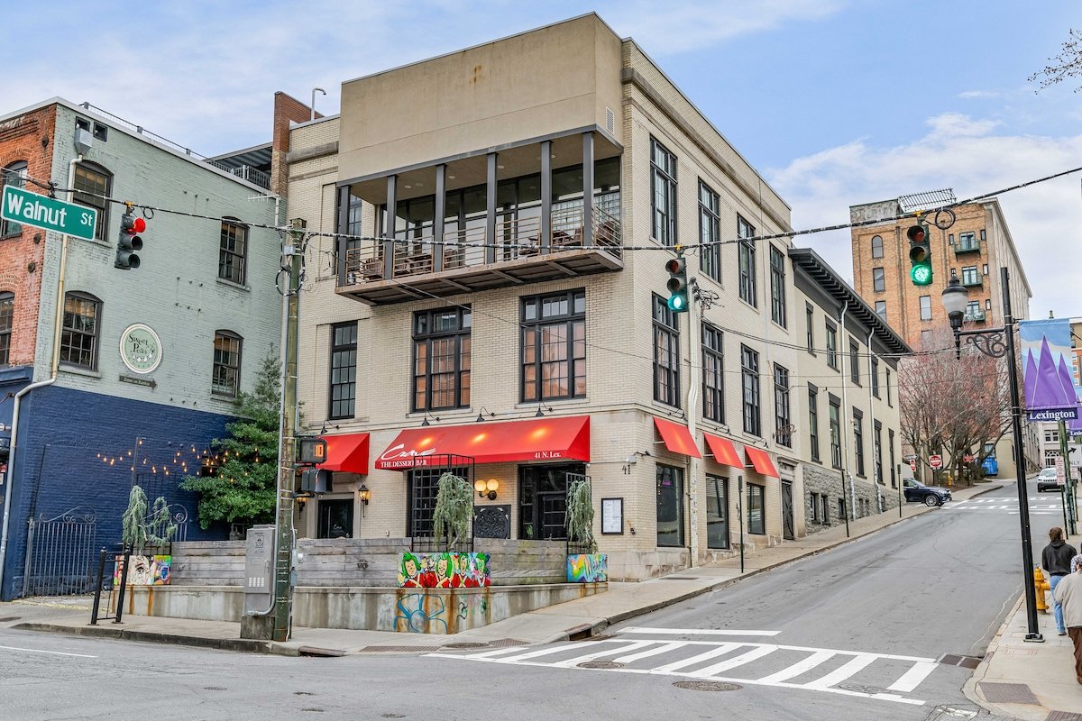 Luxury Downtown Asheville Loft gallery image 2