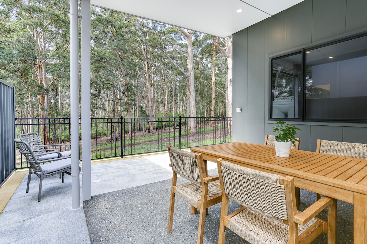 Karri Forest Vista-peaceful home with forest views gallery image 2