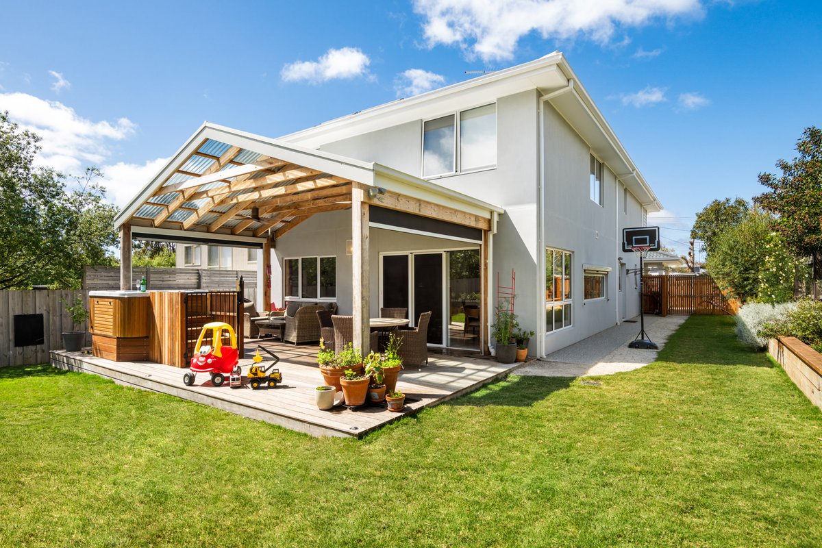 The Shady Tree with Hot Tub!