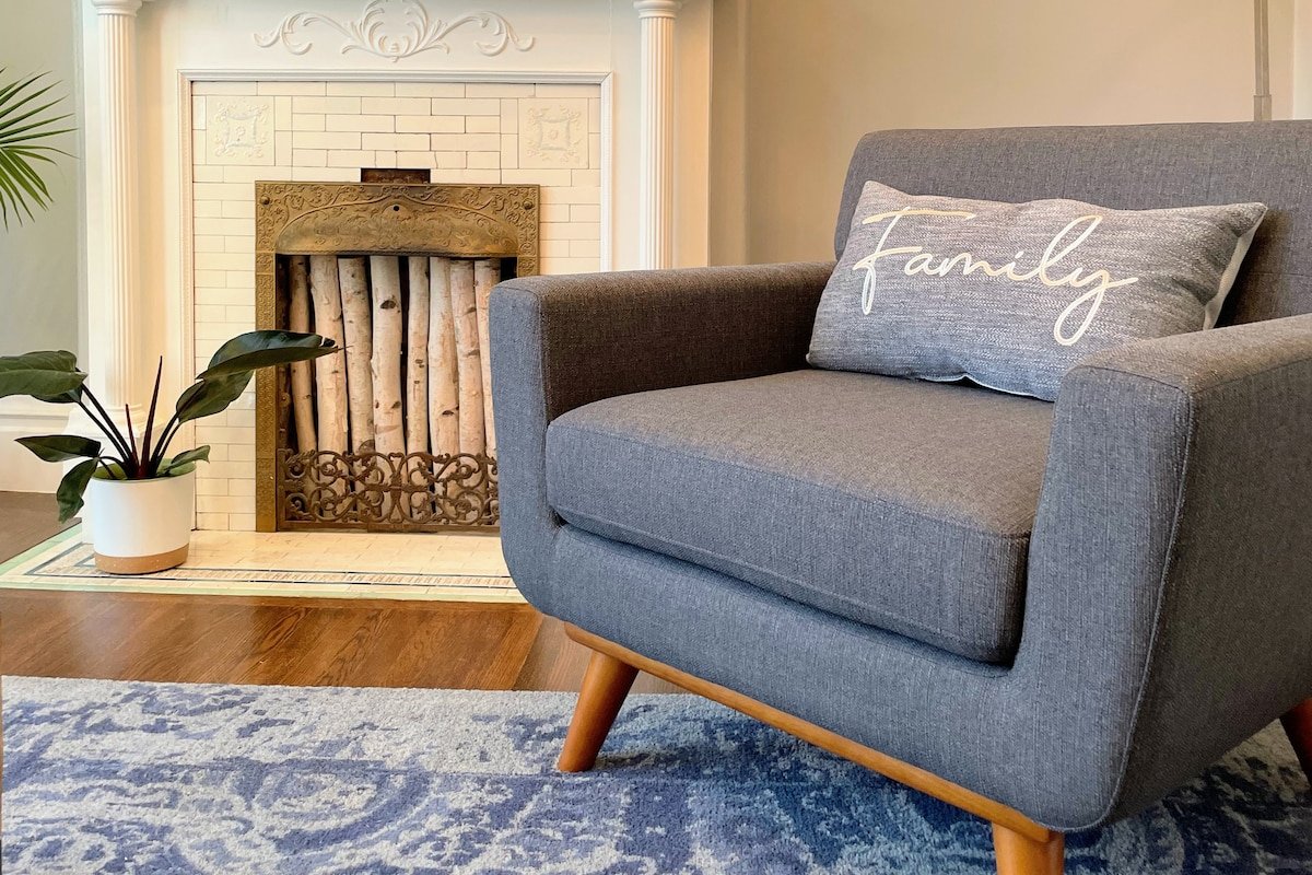 Spacious Victorian in Noe Valley gallery image 5