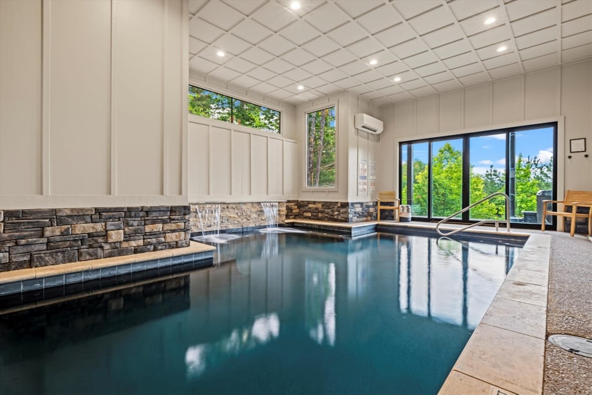 HUGE Indoor Pool |VIEWS|Bball Court|