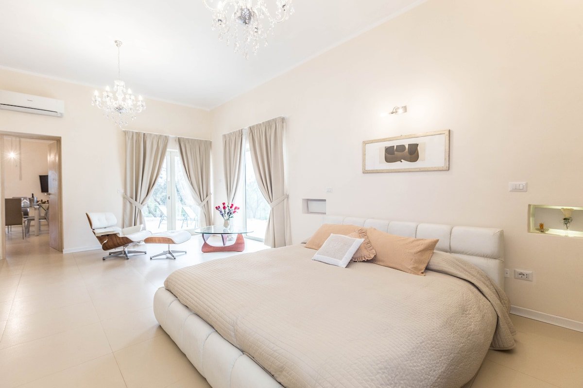 Villa Reginetta with 2 pools and park (10′ Ostuni) gallery image 4