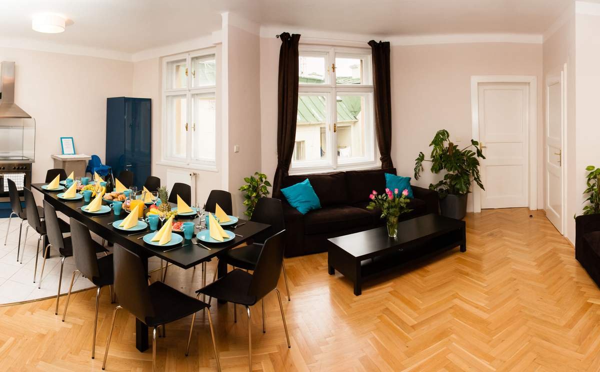 Louvre Loft 4-Bedrooms, 2-Bathrooms (Old Town)