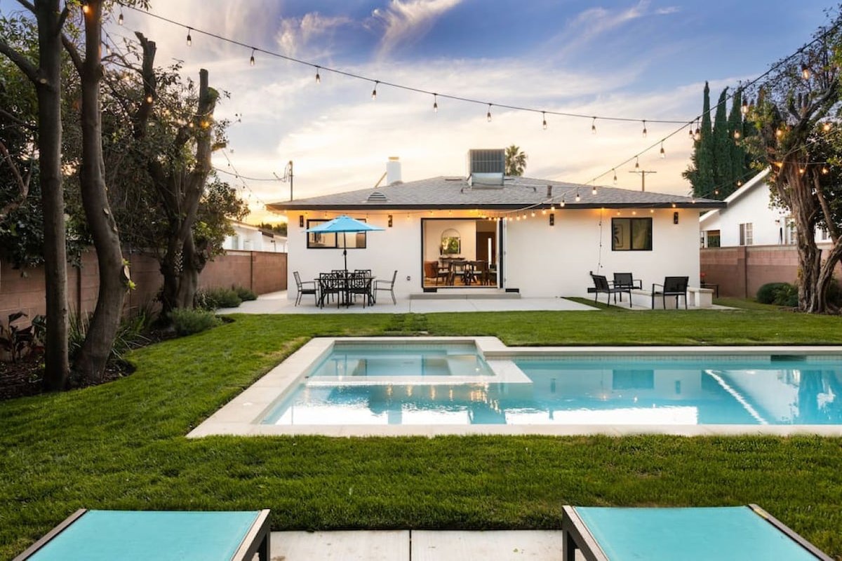 Beautiful 3BD Home in the Valley w/ Pool gallery image 2