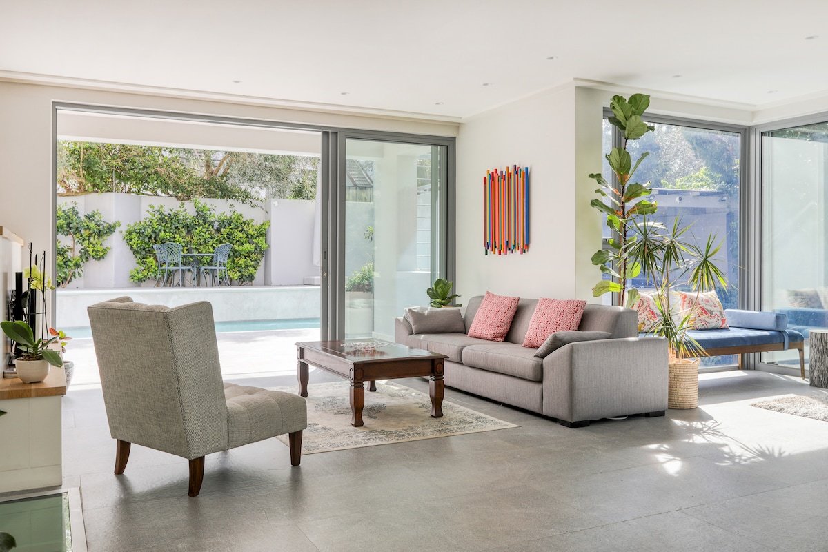 Beautiful, Secure, 3 Bed Family Home in Higgovale gallery image 5