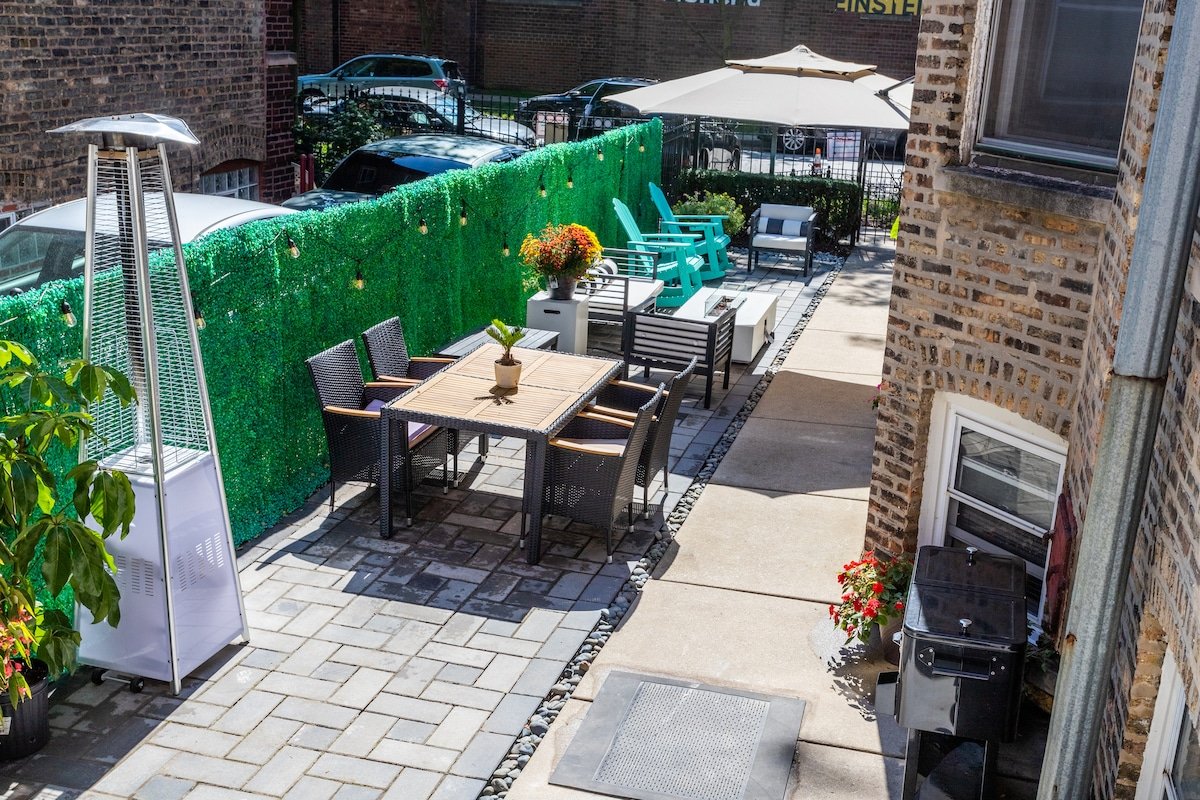 Lovely 5BD|3BR|Parking |Sleeps 14|Andersonville gallery image 3