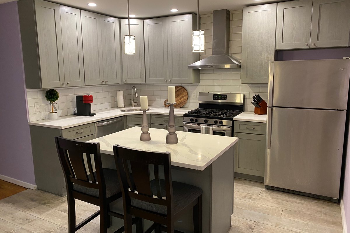 30 Day Minimum Newly renovated 4-Bedroom Duplex