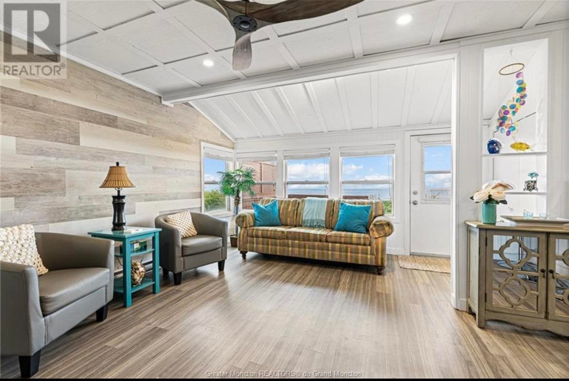 Beach Front Modern Cottage- Oscar on the Ocean gallery image 4