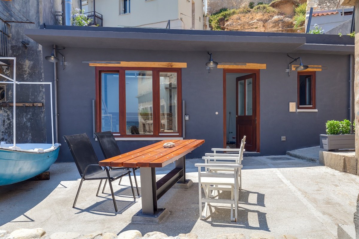 Pazzl- Rustic sea-side living gallery image 4