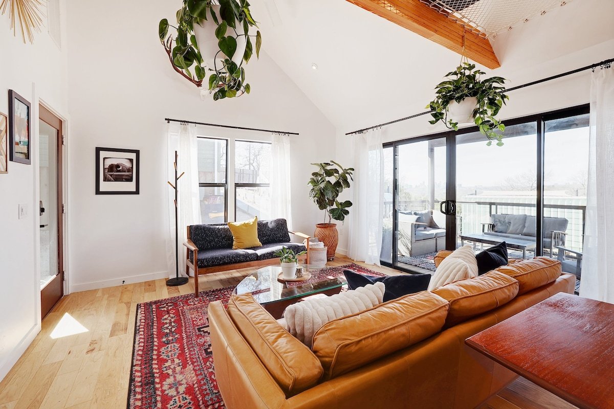 Hilltop Homestead with a view gallery image 4