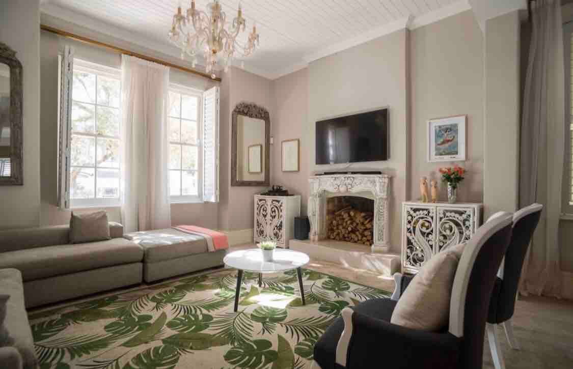 Stylish & Modern Victorian in Quiet Cul-de-sac gallery image 5