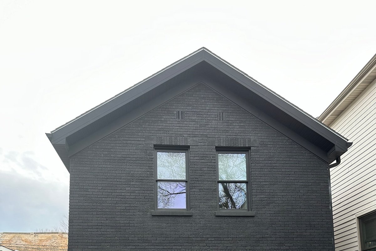 Prime 4BR Sleeps 13 Chef Kitchen 8 Blocks to Cubs gallery image 4