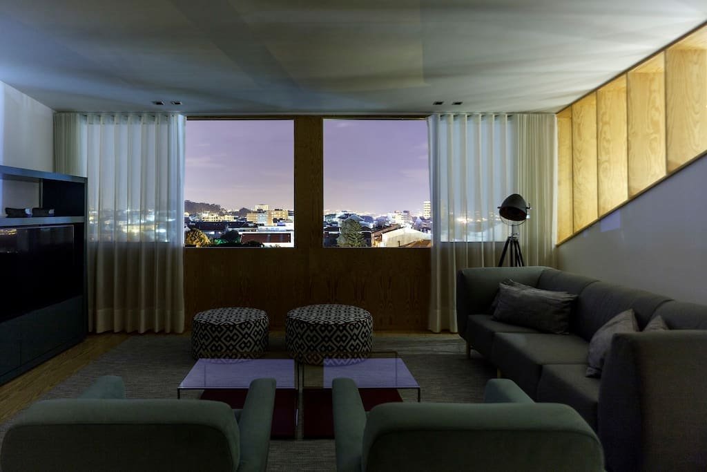 Bright and Arty Apartment gallery image 3