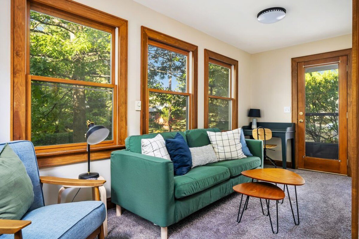 Classic Home near Ravine and OSU with 2 Car Garage gallery image 4