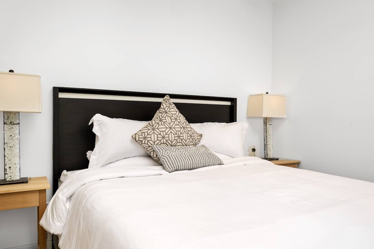 Heavenly Private Vineyard Escape, Pool & Hot Tub gallery image 2