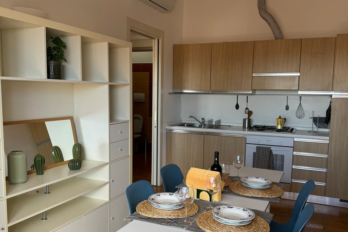 Milano Isola- Ampio Attico con terrazzo gallery image 5