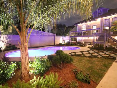 Gorgeous uptown 3 bedroom home w/pool and parking!