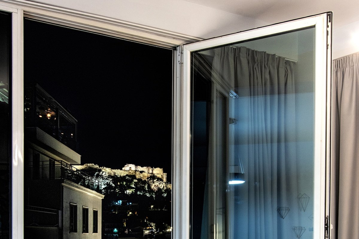 Chic New Apt with Acropolis View in Monastiraki gallery image 3