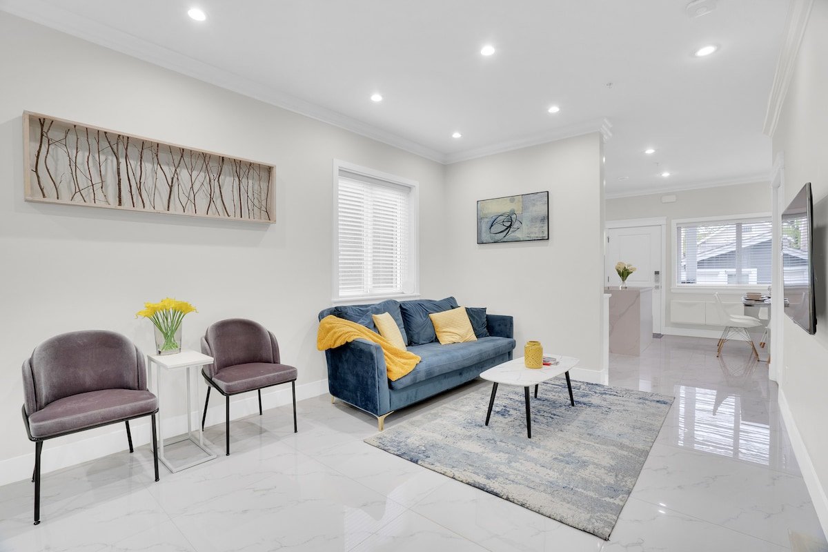 Free Parking | Family Friendly | 15 Mins Downtown gallery image 2