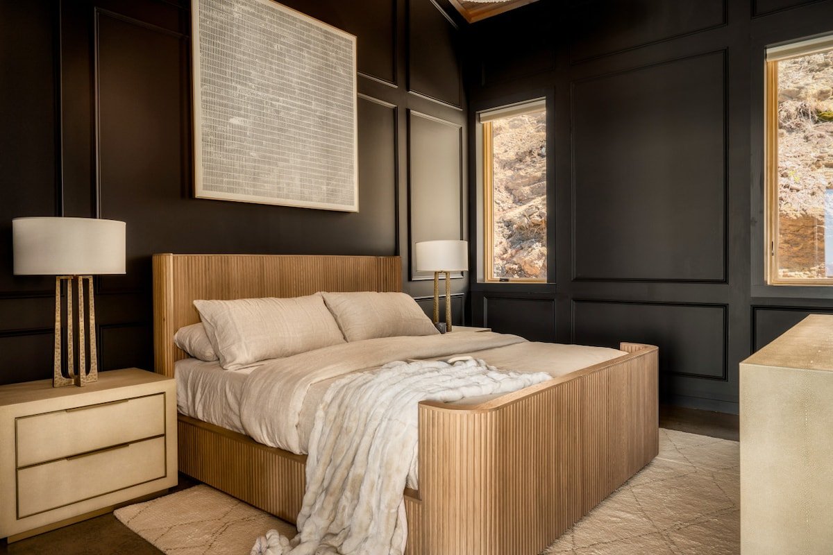 The Glass Frame – Peak Elegance & Luxury gallery image 3