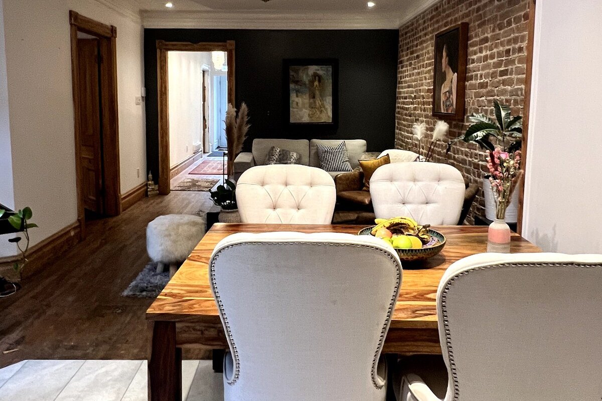 Cozy, gorgeous, A+ situated apt gallery image 3