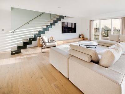 Spectacular Penthouse with Iconic London Views