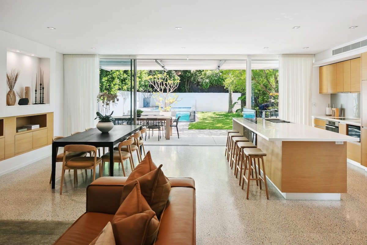 The Glass House – architectural masterpiece + pool gallery image 3