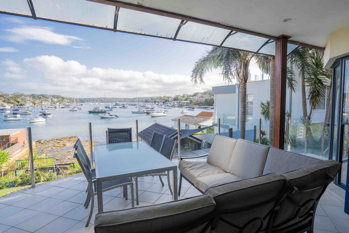 LUXURY WATER-FRONT APARTMENT – CRONULLA