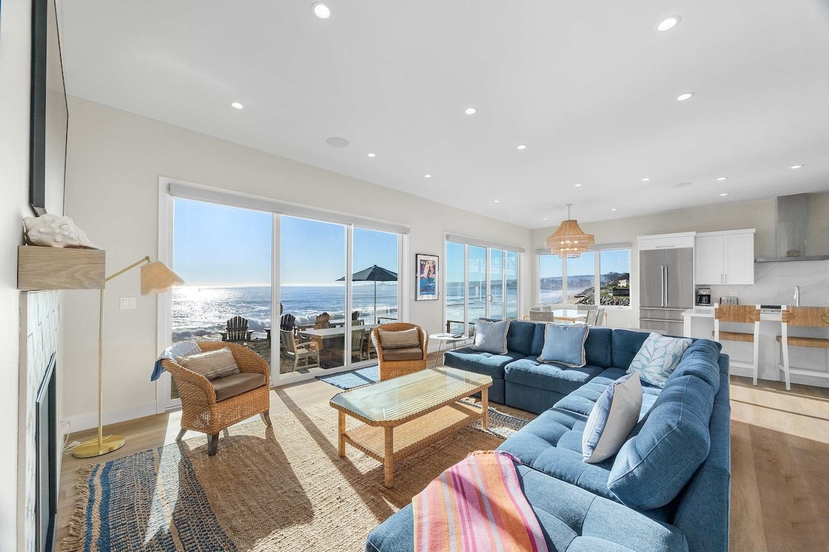 Sea4ever Beachhouse – Oceanfront – Newly Remodeled gallery image 3