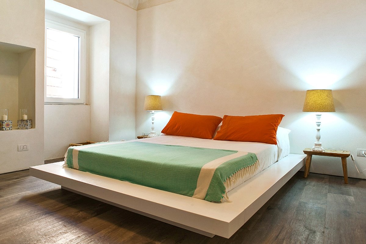 Maude gallery image 3