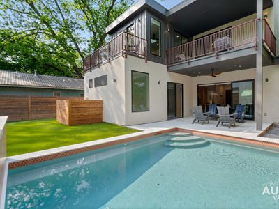 Walkable East Austin! Backyard Pool, Pet-Friendly