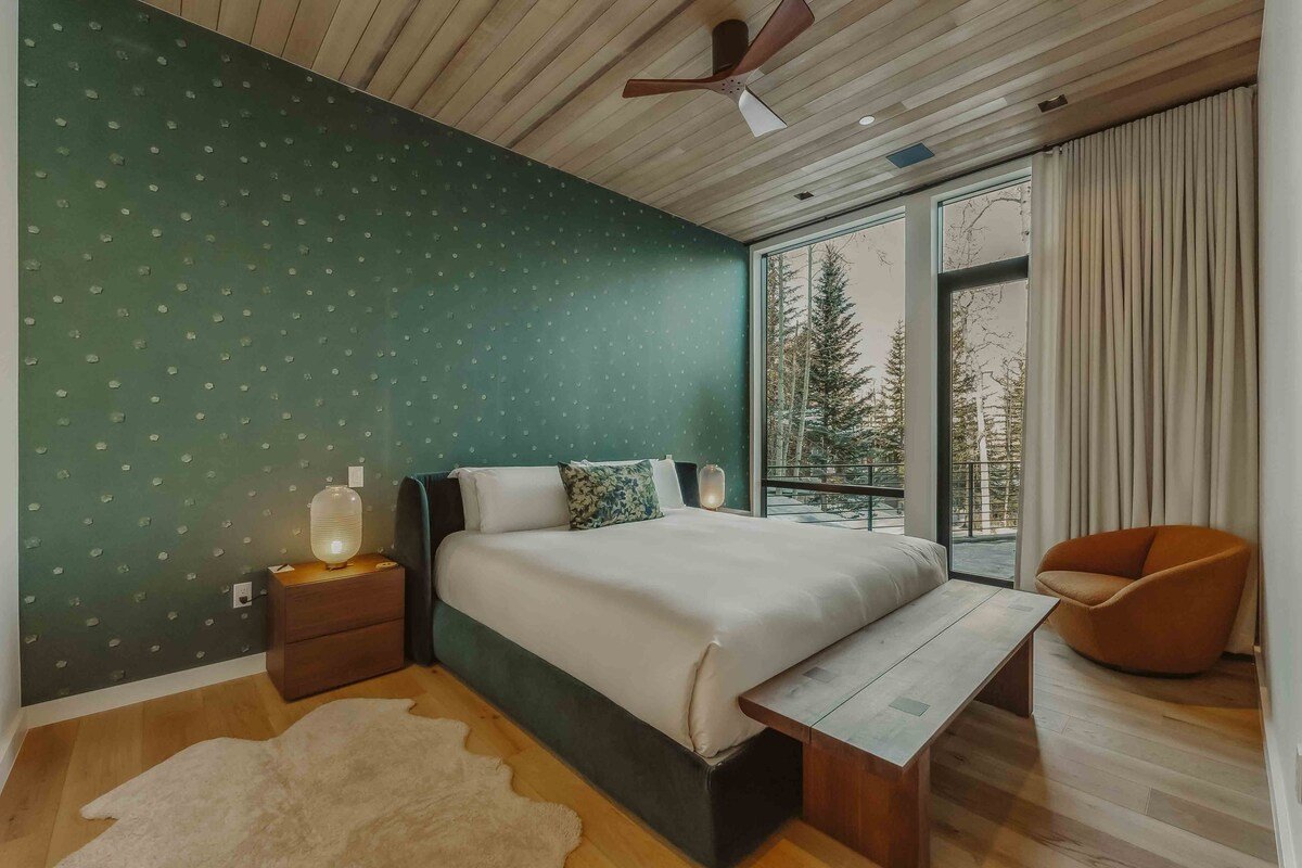 Hot Tub, Ski Parking, Modern | By InvitedHome gallery image 4