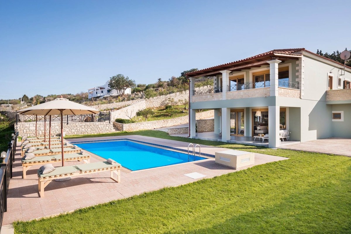 Erato Villa gallery image 3