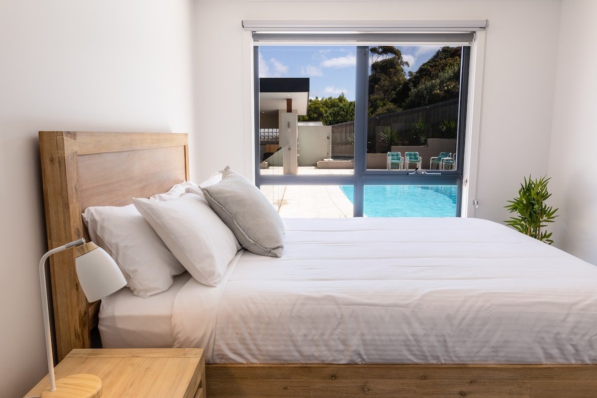 Oasis on Sunset | Tranquility Close to the Ocean gallery image 5