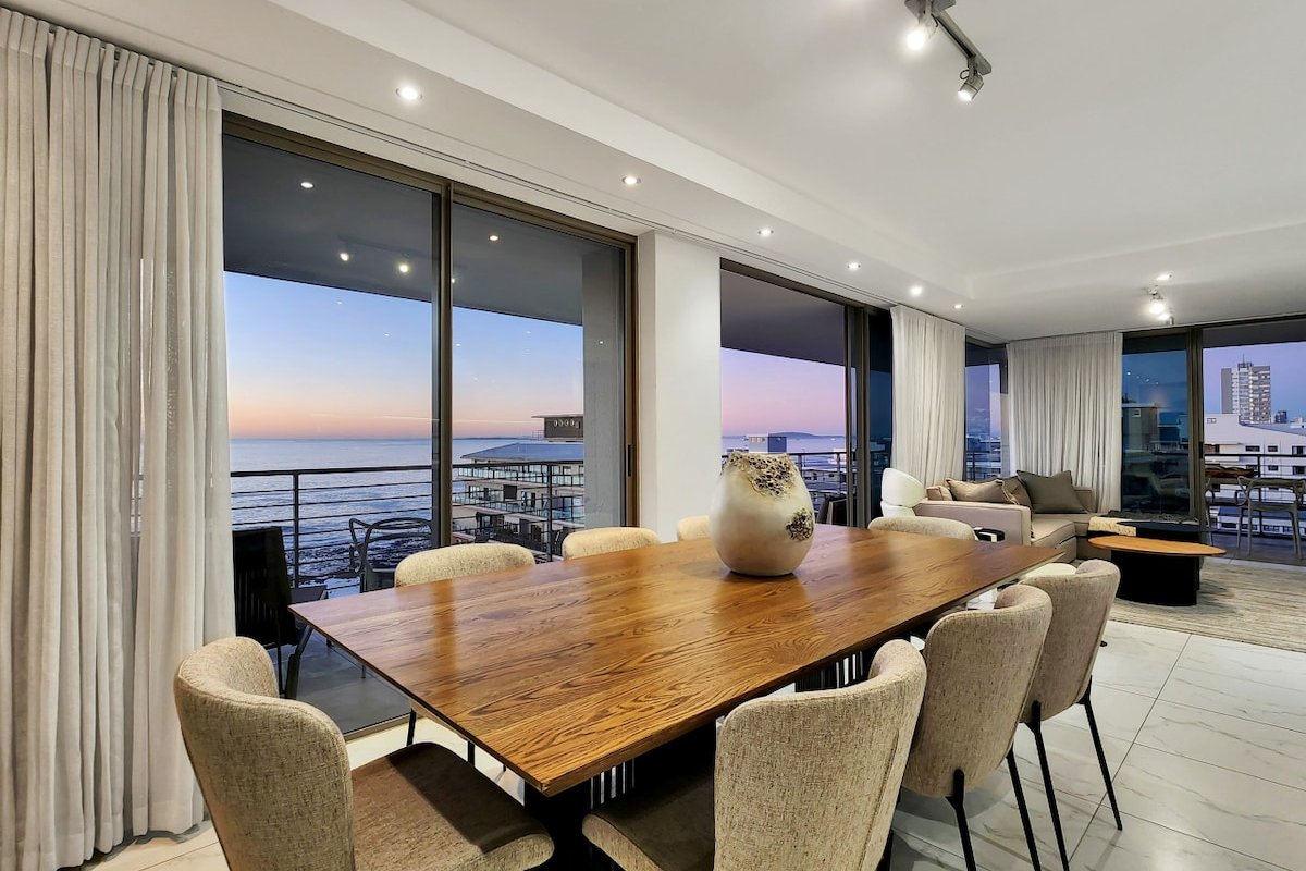 Luxury 3 Bed With Pool & Sea Views gallery image 2