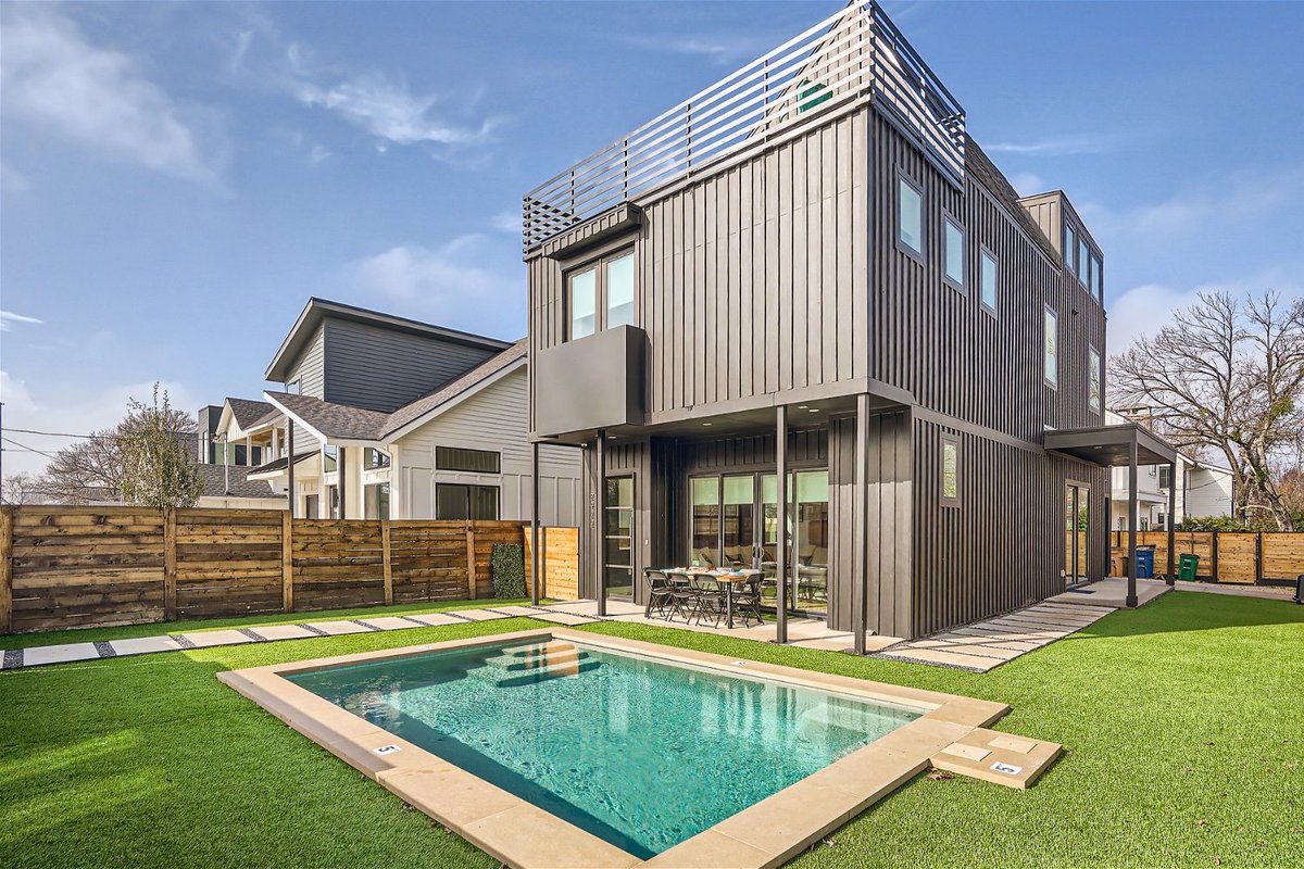 High-end 4 BDRM I Downtown Austin I Pool & Patio!