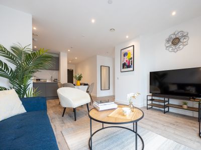 Stylish City Centre | 2BR Urban Retreat