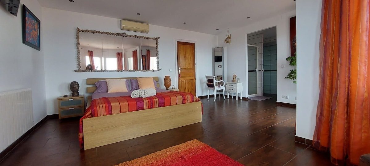 Villa Margarita – Amazing views! gallery image 5