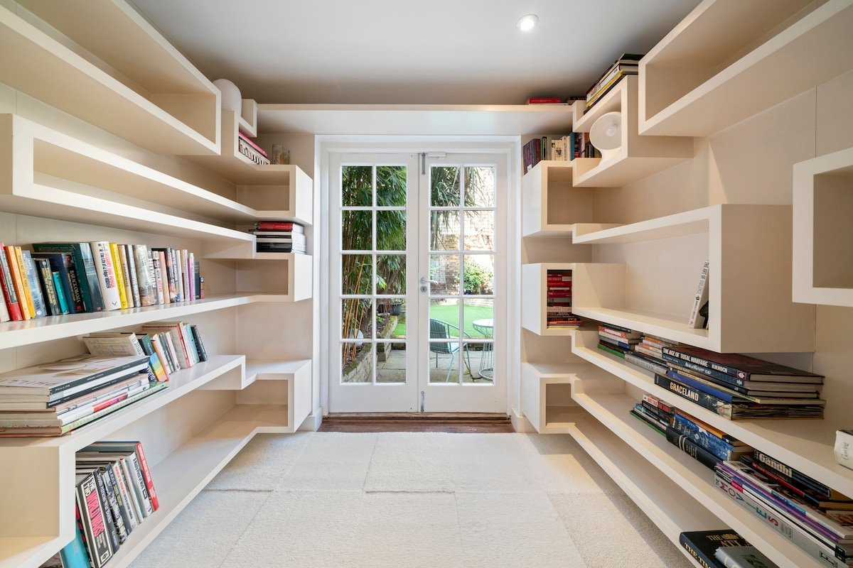 Beautiful Cottage in London | 3 Min to Waterloo gallery image 4