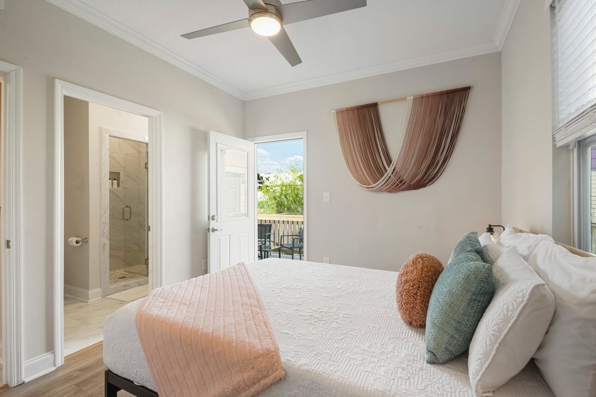 Sothern Comfort- Heated Pool 8 Beds Parking Yard gallery image 5