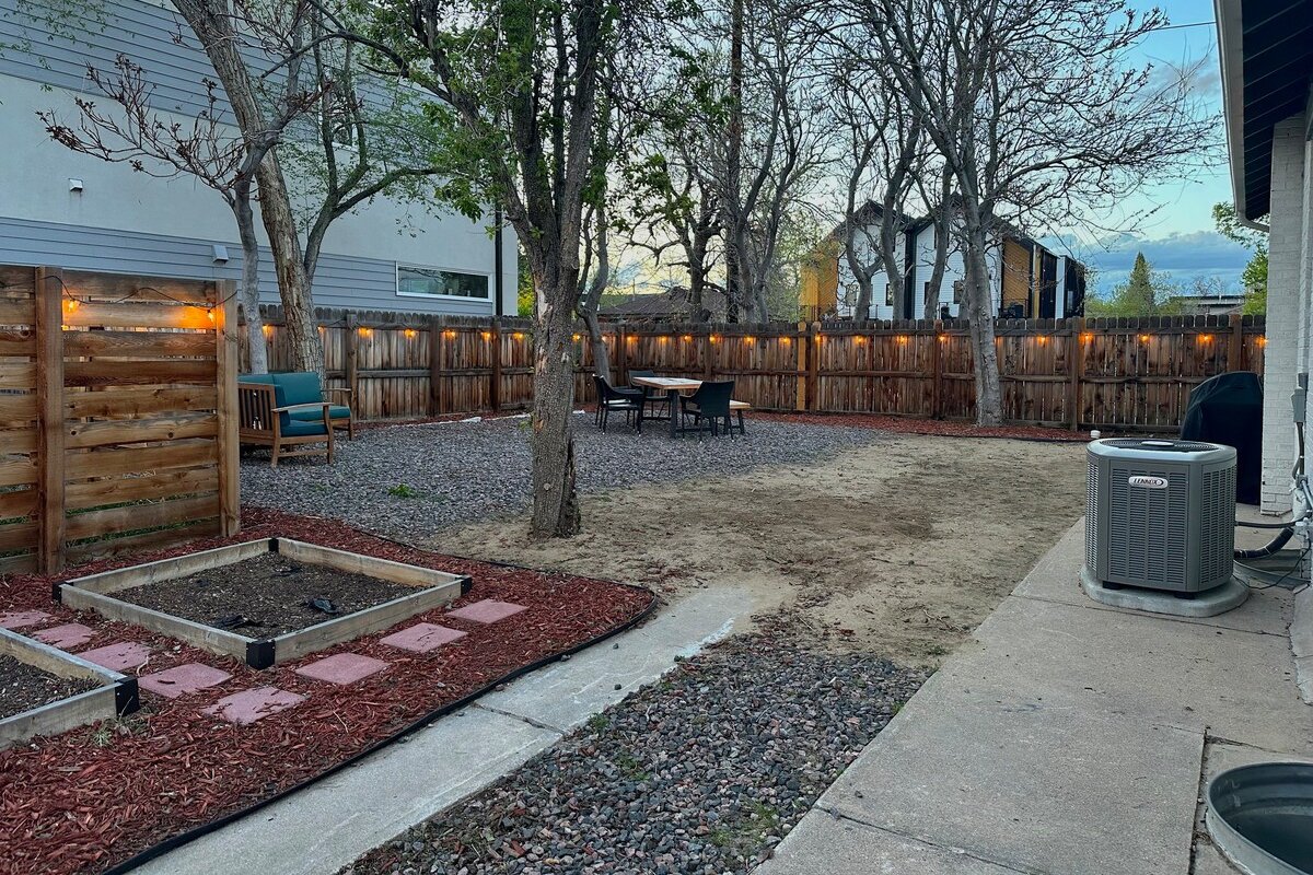 Stylish 6-Bedroom Retreat in Denver gallery image 3