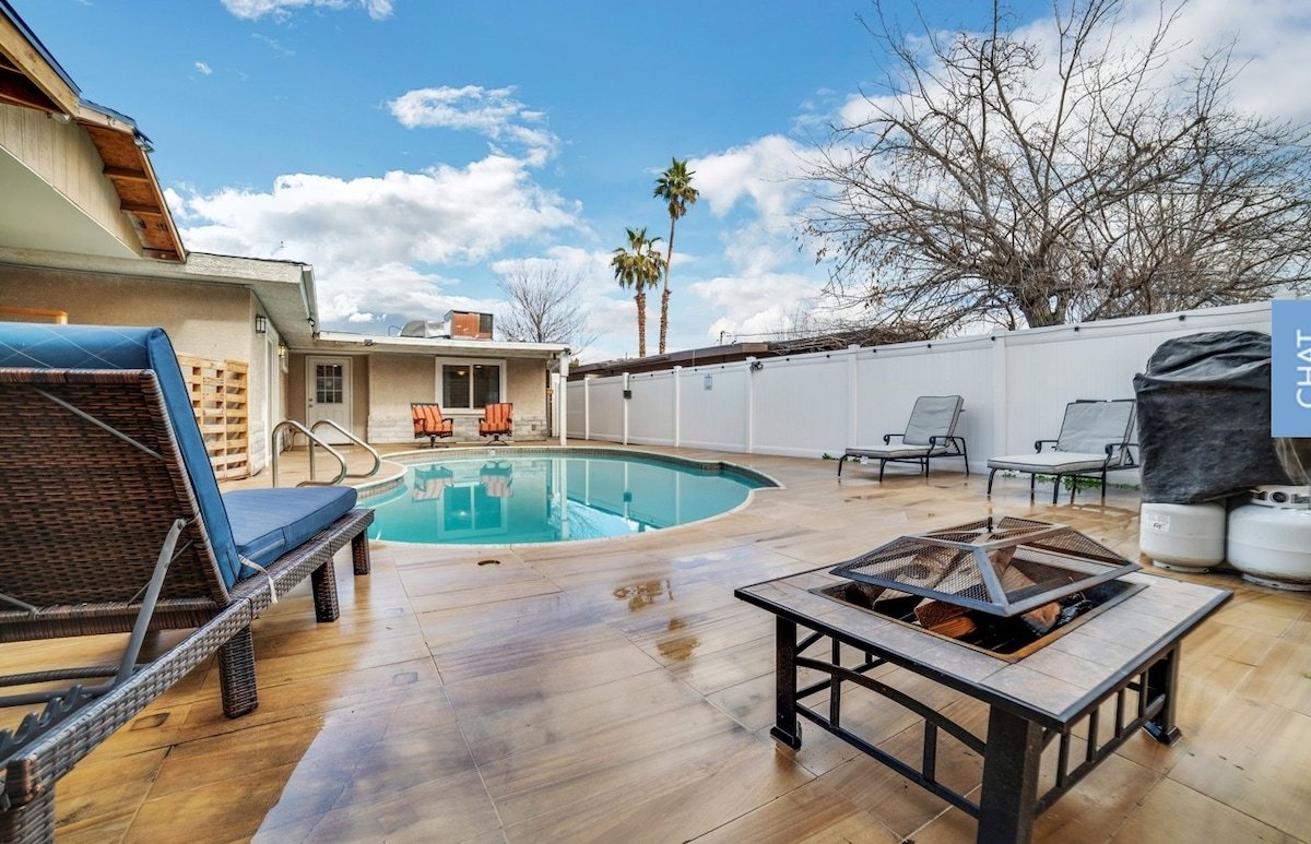 Spacious Villa near Strip*hot tub*Pool SJ gallery image 2