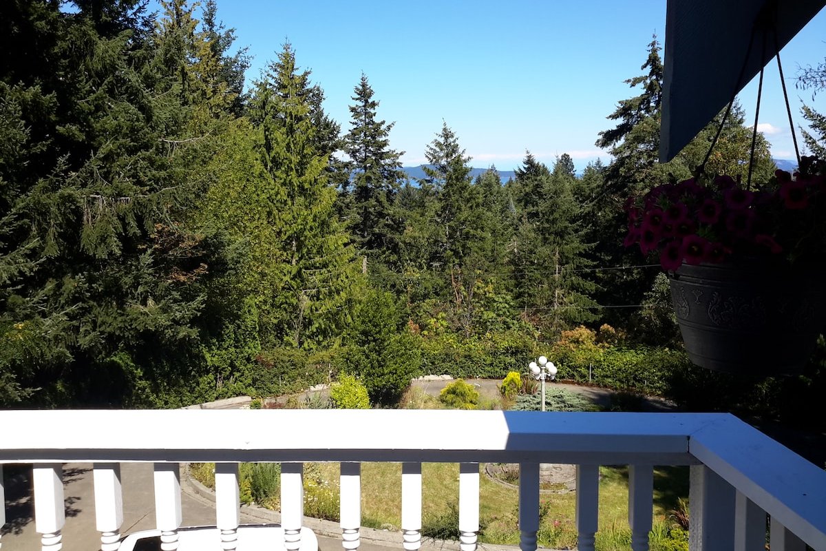 Executive Ocean View by Victoria Swartz Bay Ferry gallery image 4